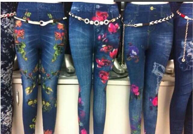 印花牛仔裤批发指南 服装服饰市场的新趋势与机遇