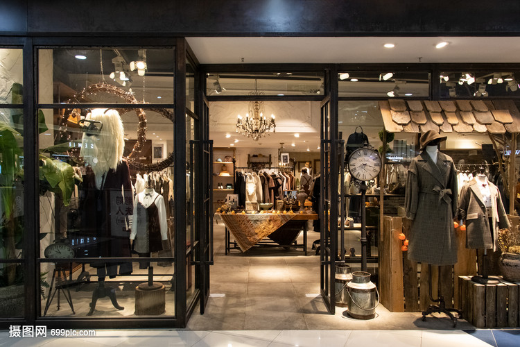 从街头到云端 现代服装店铺的时尚转型之旅